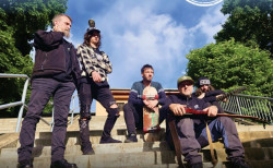 PROUZA - V téhle době