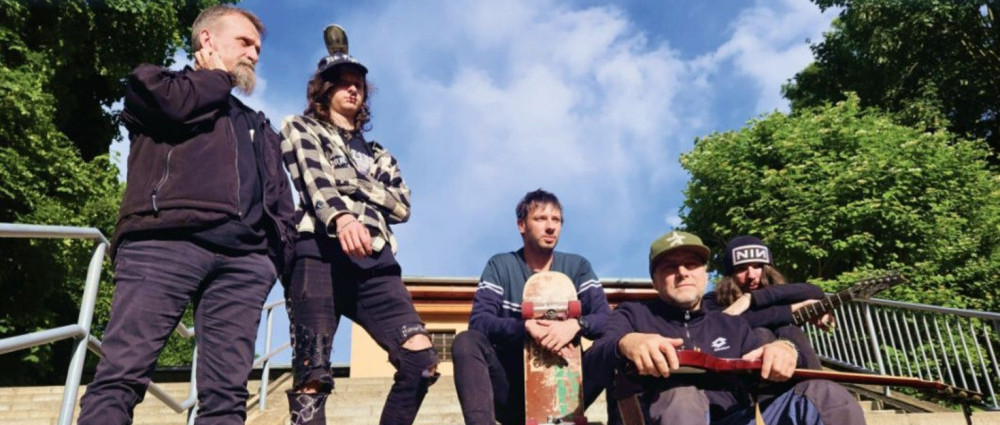 PROUZA - V téhle době