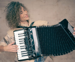 KACZI představuje píseň Solitér