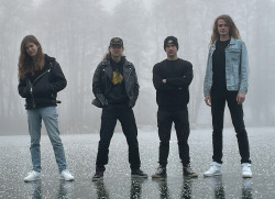 ATOMIC WARDEAD hledají toho, kdo prošel věky