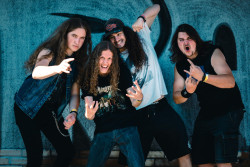 Smile Music Records vítají ve své stáji svůj dosud nejmladší přírůstek DESTROY!