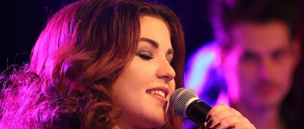 CELESTE BUCKINGHAM vrátila Donaldu Trumpovi peníze