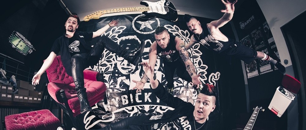 RYBIČKY 48 se chystají na pirátskou párty na pražské Náplavce