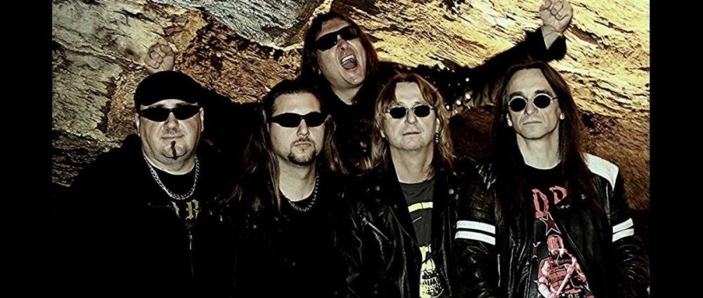 TRAKTOR promítl v pražském klubu nový videoklip