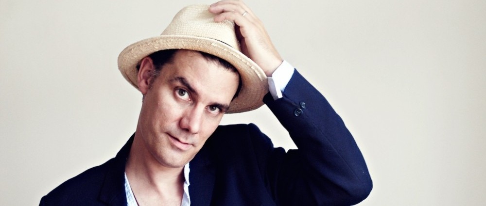 JAMES HARRIES má kosmopolitní singl i klip