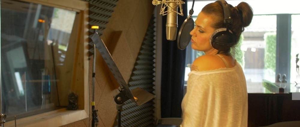 Marta Jandová má klip k baladě Kdybych byla řekou z filmu Muzzikanti