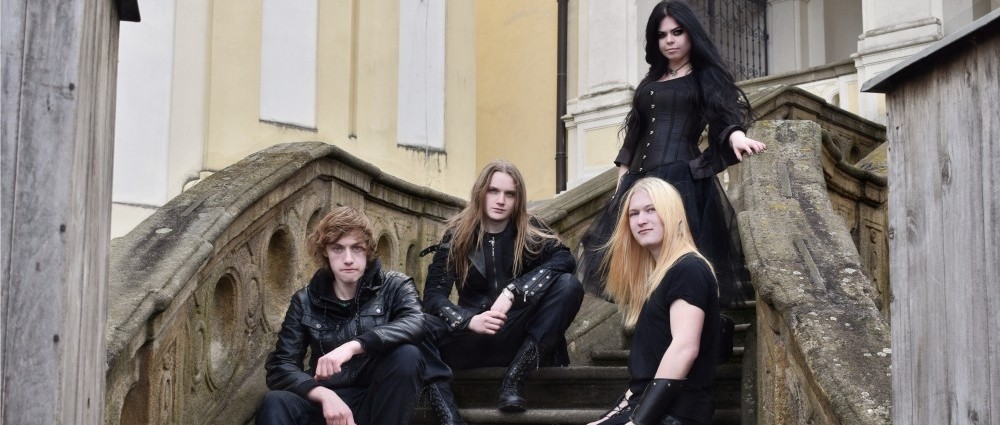 AFTER EVOLUTION: Písnička z hororu