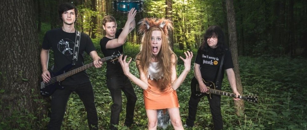 FANCY FOXX mají klip s řadou dalších muzikantů