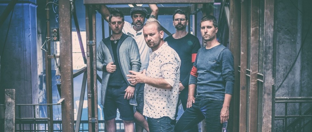 COCOTTE MINUTE vyrážejí s Pio Squad a BijouTerrier