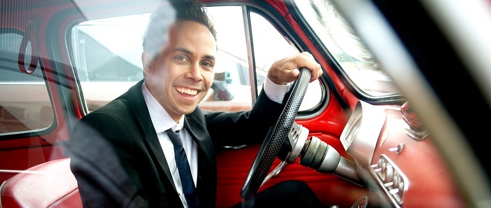 Petr Lexa z kapely SLZA dostal v klipu k novému singlu Holomráz zabrat