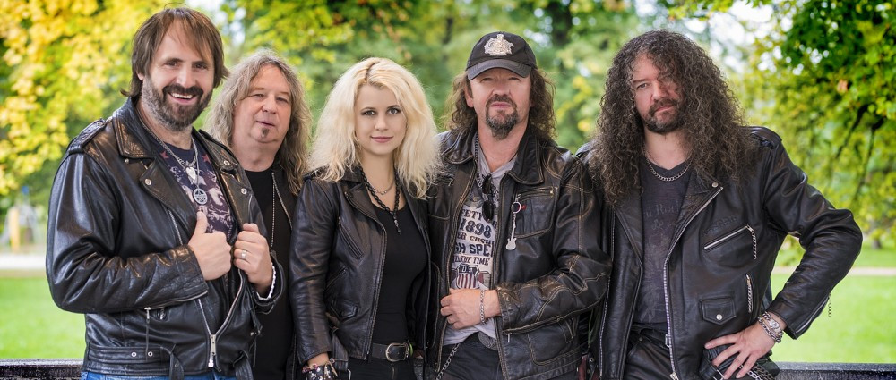 LIMETAL má klip s Miss Jandovou a na turné vyjede s bubenicí Veronikou Lukešovou