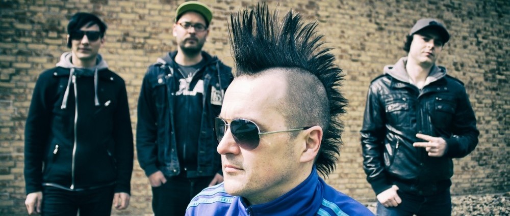 Kapela JAKSI TAKSI vydala desku o politice, virtuální realitě i lásce