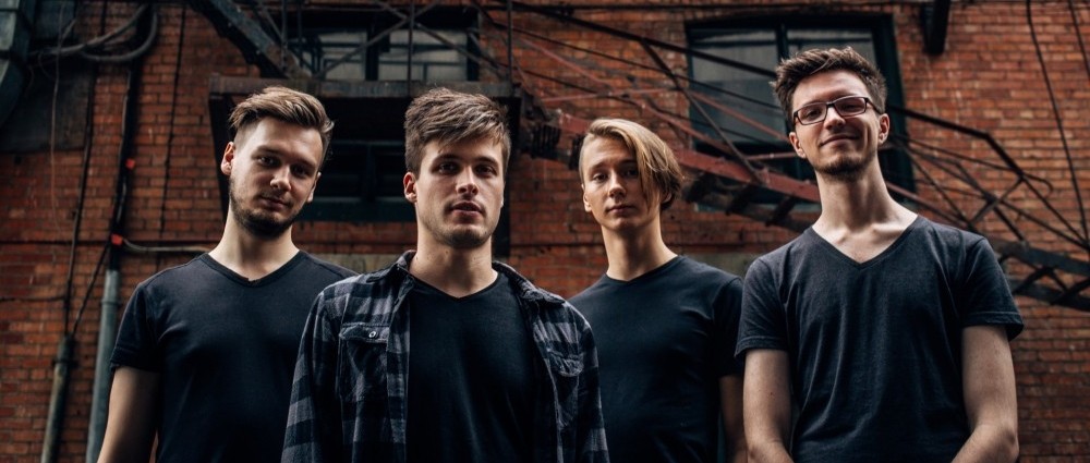 JOHN WOLFHOOKER mají píseň a klip o nočních myšlenkách