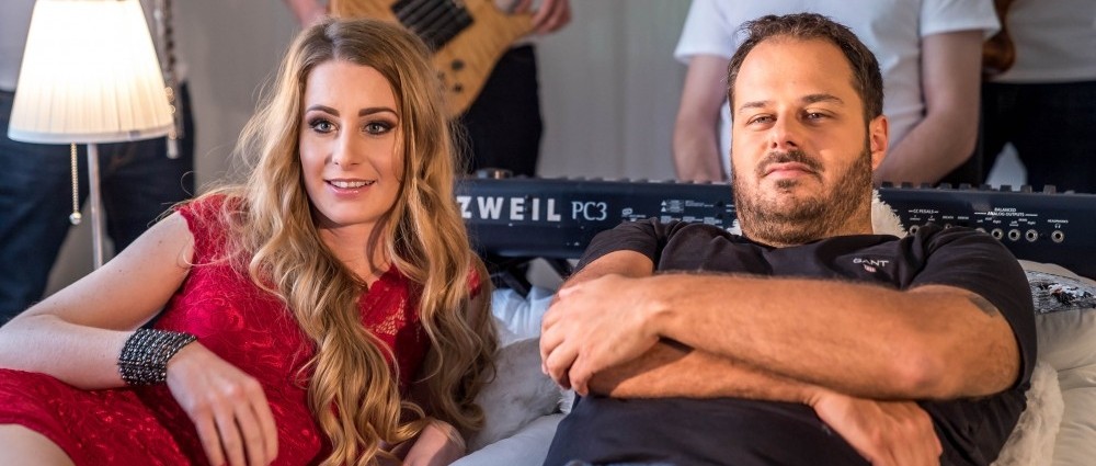 XINDL X zpívá filmový duet se Sabinou Křovákovou a představil k němu i klip