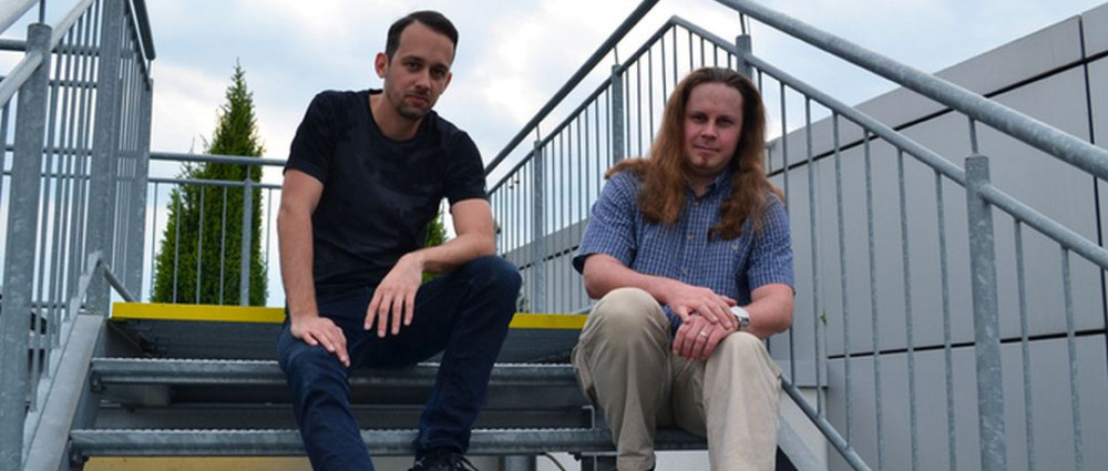 V matce stověžaté se kutí něco třeskutě neotřelého