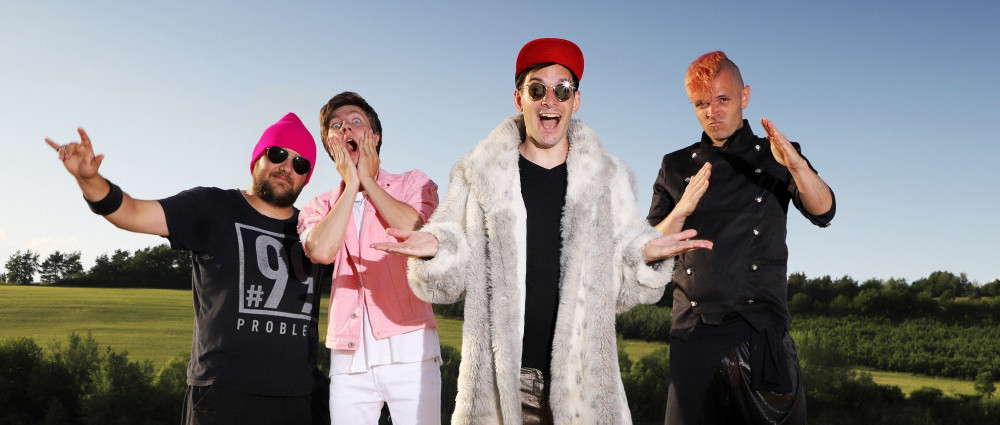 Kapela MANIAC vzkazuje – Svět je krásnej!