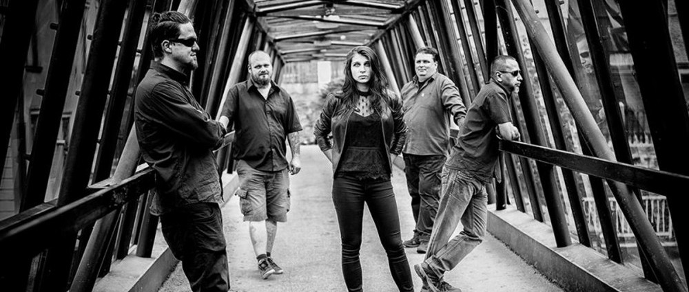 NEODŮVODNITELNÁ LÍTOST – Solidní