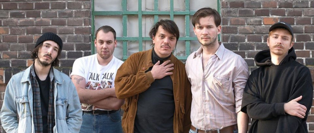 52 HERTZ WHALE mají tenkou kůži