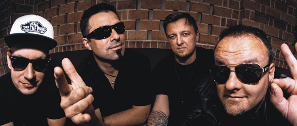 DR.DOLL - Pivo, holky a doktoři