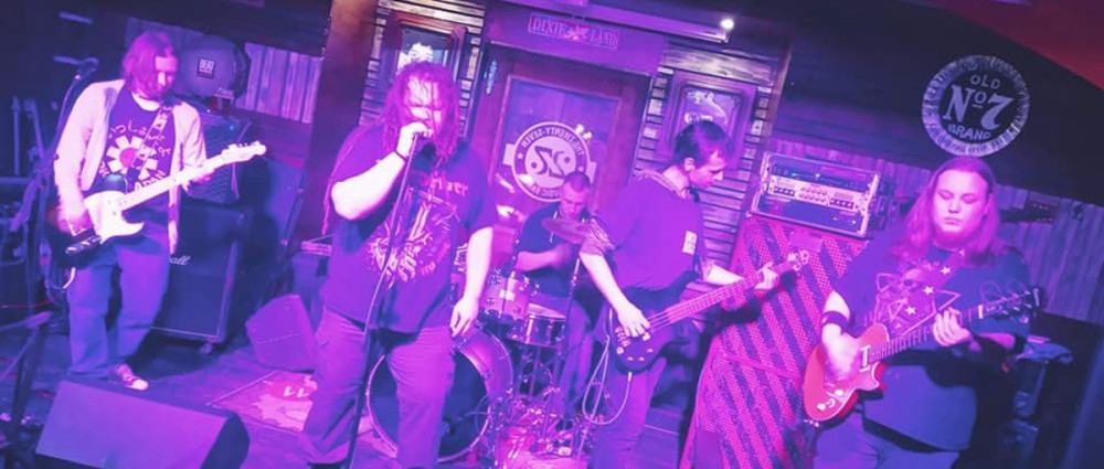 MEDEA REY - Hrajeme, co nás baví a jsme rádi, když to baví i druhé.