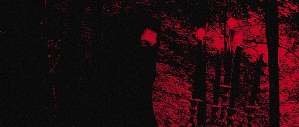 FOUL LIGHT - Keď sú veci zaobalené do tajomstva – javia sa charizmatickejšie.