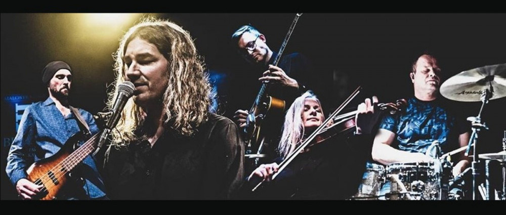 Ondřej Fencl a HROMOSVOD vydávají album Na kraji nebe