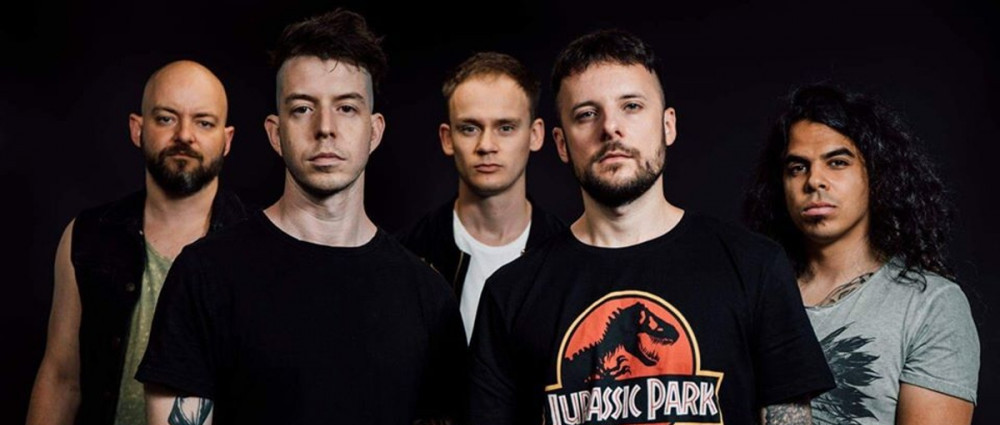 Smells Like $, říkají DEAF HEART