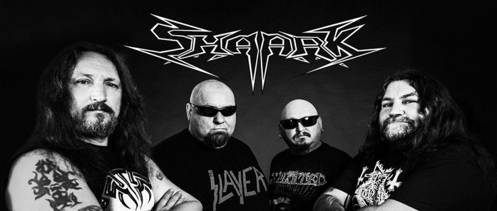 SHAARK v novém klipu pálí do politiků