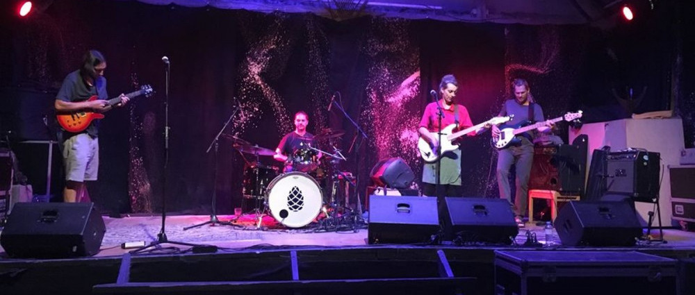 BUDOÁR STARÉ DÁMY rozhýbává Kostřičky