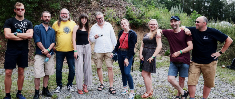 Bacha, kam šlapeš, varují COFFEE TO HELP