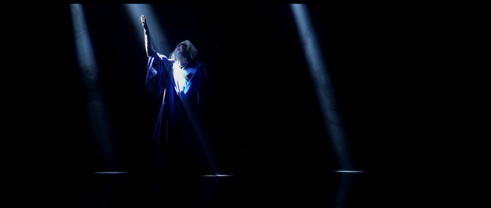 RockOpera natočila klip k Tróje bájné. Jeviště divadla se změnilo na filmové studio