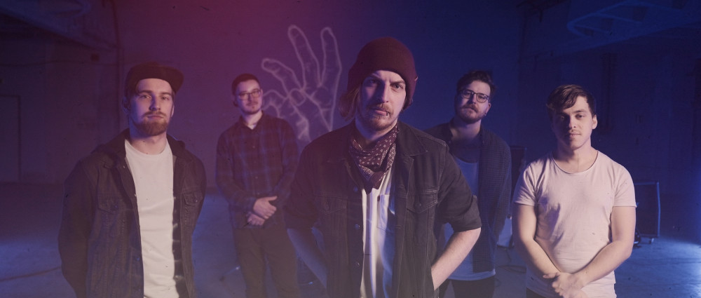 Nezáleží na tom, kolikrát spadneš, ale jestli dokážeš vstát, tvrdí LIGHTHOUSE KEEPER