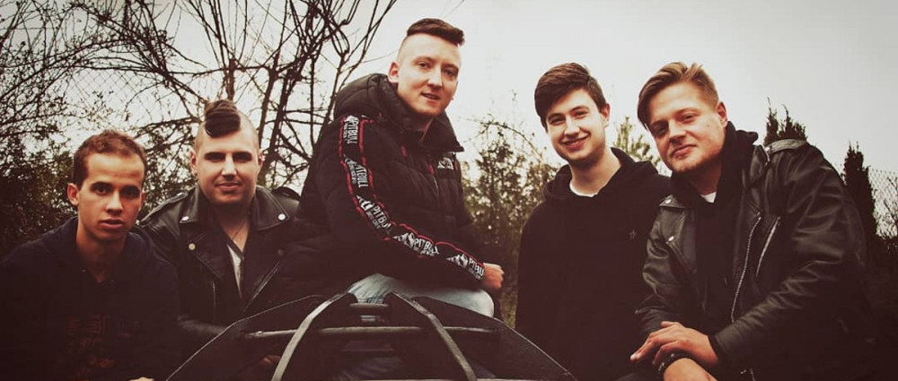 THE HEATHROW povstávají