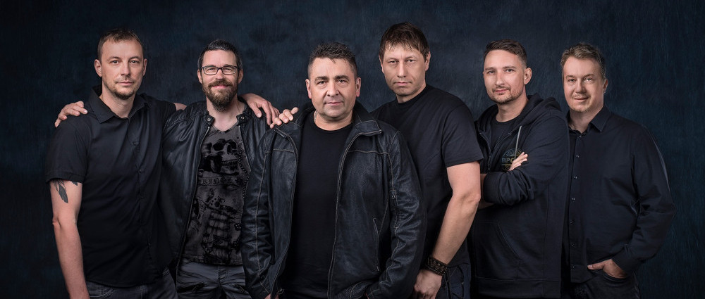 BRATRSTVO LUNY - Na nové cestě ke starým hodnotám