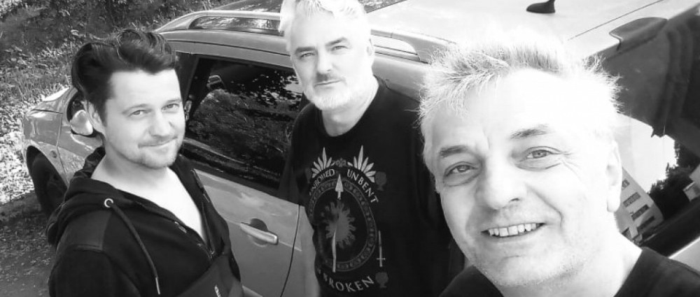 HRDINOVÉ NOVÉ FRONTY - Bombardéry kropí porobenou zem