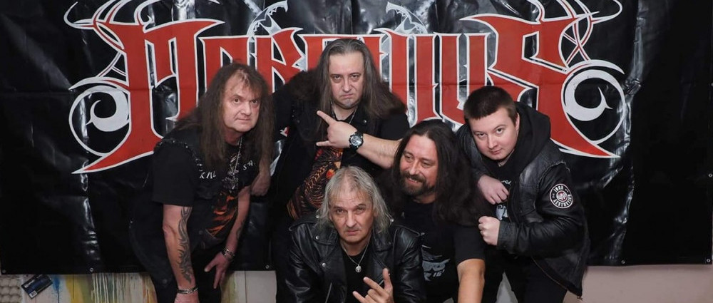 MORAVIUS vzhlíží k nebi plnému hvězd