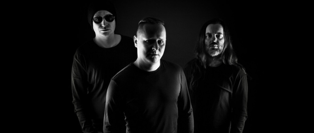 Děsivé kostry suchých stromů tancují..., varují PERGAMEN