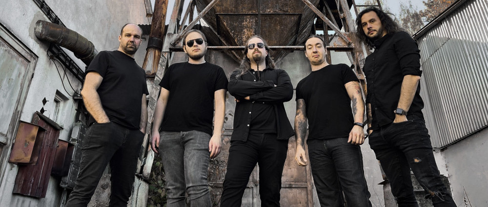 DUSTBORN přikládá nálož k podzimní depresi