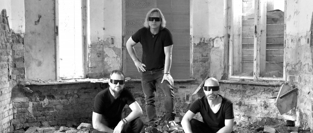 TRINITUM rozráží hvězdy a letí...