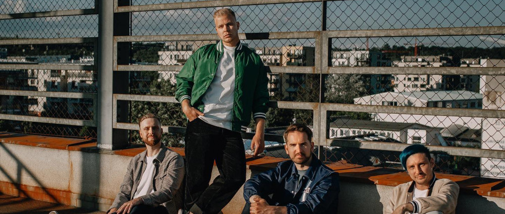 DEFINE ME se toulají po střechách