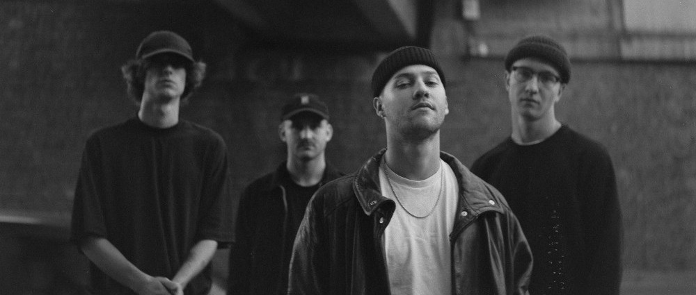 Výhledově jsme v hajzlu všichni stejně, pochopili .THEMAYREVOLUTION