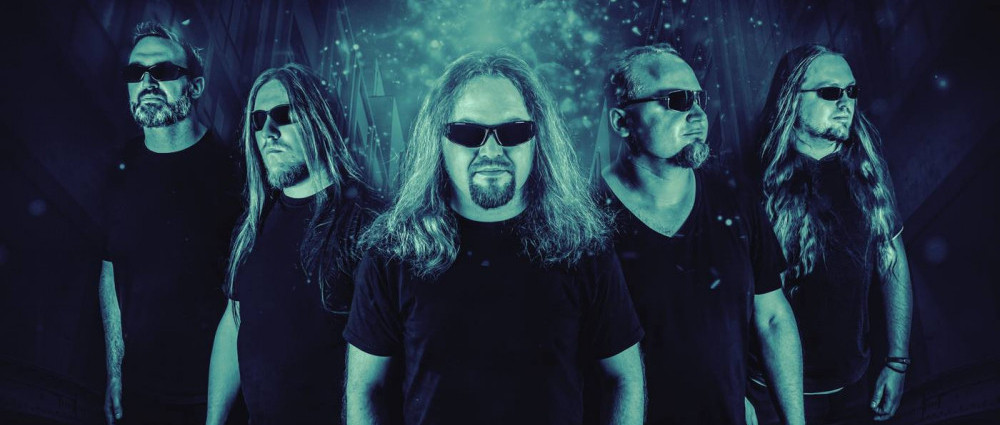 KOLOSS - Death thrashové riffy, technické kudrlinky i melodická sóla v našem podání zní asi docela originálně a lidé na to slyší