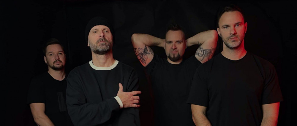 BIKINNYSHOP skládají puzzle