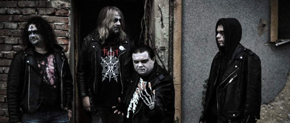 Potkej se s THE KARNSTEINS!