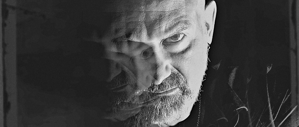 Alesh A.D. rozezněl RAVENOIR pátým albem Deadreams