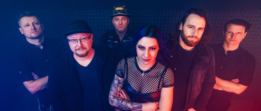 FREE FALL - Mezi světlem a tmou