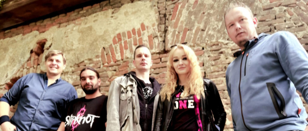 NO ONE zvou na lásku, romantiku, drama, komedii a horror