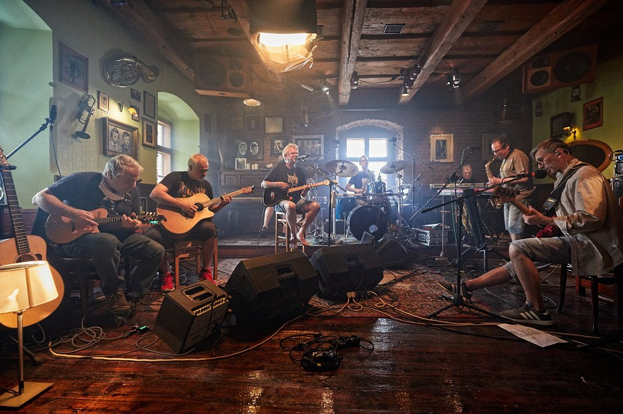 MŇÁGA A ŽĎORP_band 3