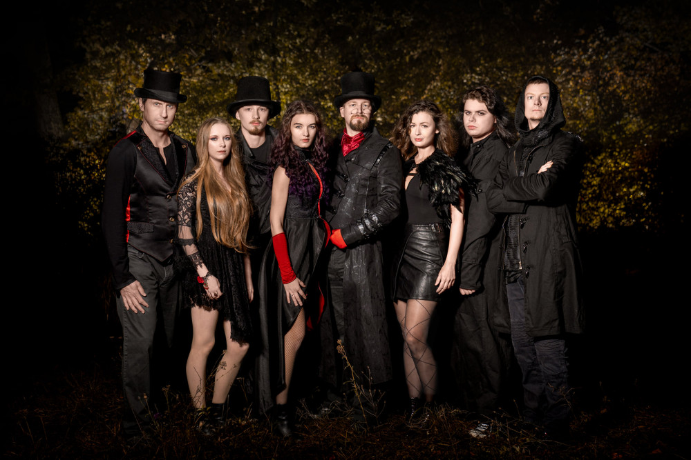 ROSA NOCTURNA_band 2