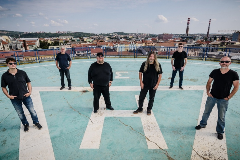 ŠKAREDÁ HOLKA_band 2